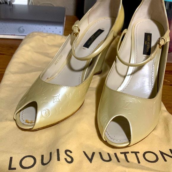 Louis Vuitton Vernis Monogram Heels - Picture 1 of 7